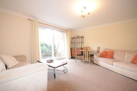 2 bedroom flat to rent, Fountain Gardens, Windsor, SL4
