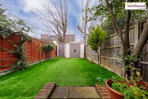 4 bedroom end of terrace house for sale, Cassiobridge Road, Watford, WD18