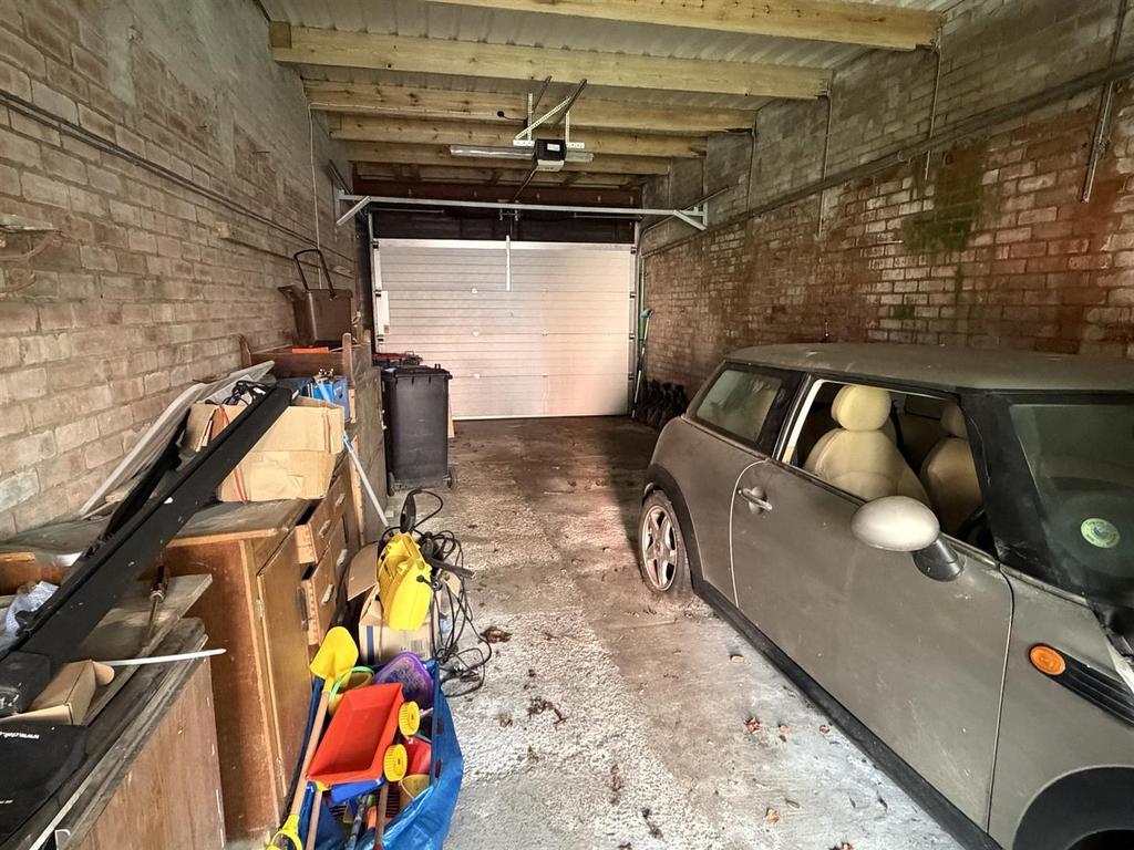 Garage 1