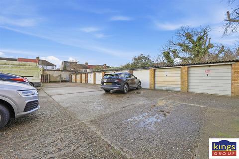 1 bedroom flat for sale, Bridle Close, Enfield