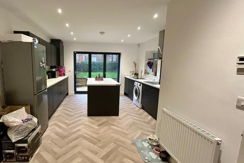 undefined, Queens Court, Queensbury, Bradford, West Yorkshire, BD13