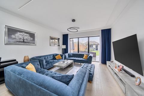 5 bedroom end of terrace house for sale, Kenilworth Avenue, Harrow, HA2