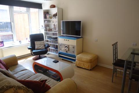 1 bedroom flat to rent, Mowatt Close, Archway, N19