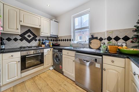 3 bedroom apartment for sale, Weir Road, London SW12