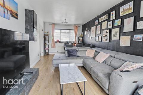 undefined, The Nazeing, Basildon