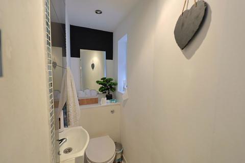 5 bedroom detached house for sale, Kings Drive, Edgware HA8