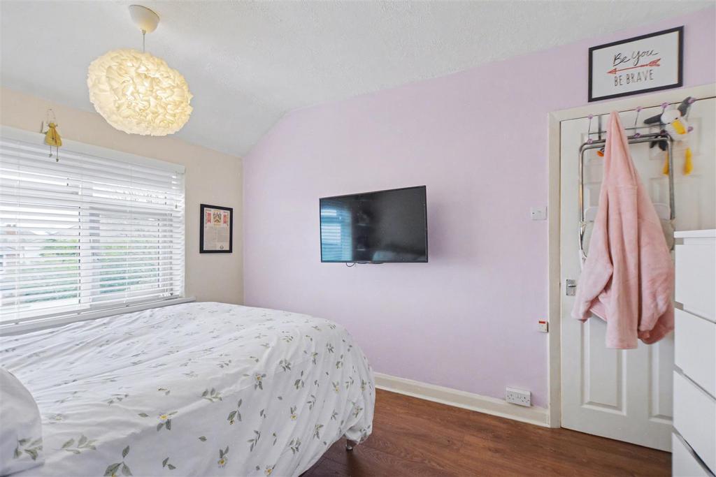 Bedroom 1 2.jpeg