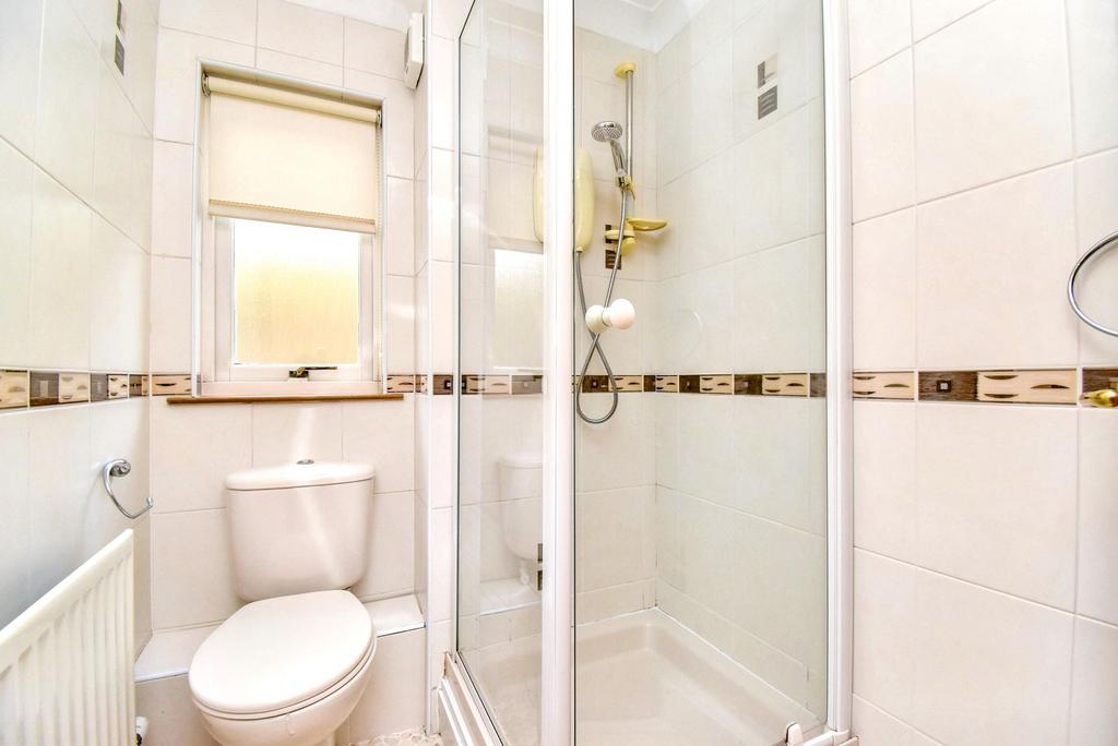 En-suite Angle 1