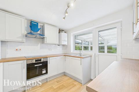 2 bedroom detached bungalow for sale, Breydon Way, Lowestoft
