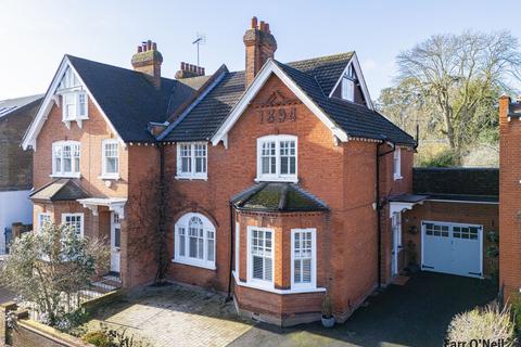 undefined, Kings Avenue, Buckhurst Hill, IG9