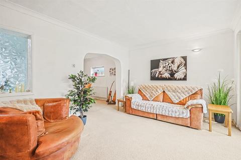 3 bedroom detached bungalow for sale, The Chase, Rayleigh SS6