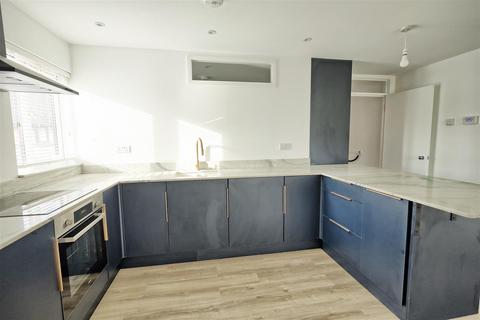 1 bedroom maisonette for sale, Hamburgh Court, Waltham Cross EN8