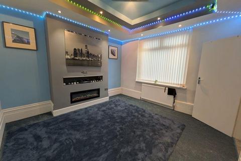 5 bedroom end of terrace house for sale, 158, Arncliffe Terrace Bradford, BD7 3AG