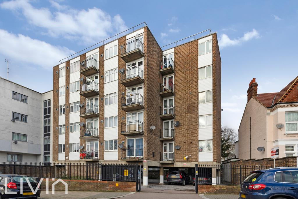 Coulthurst court, 8 40