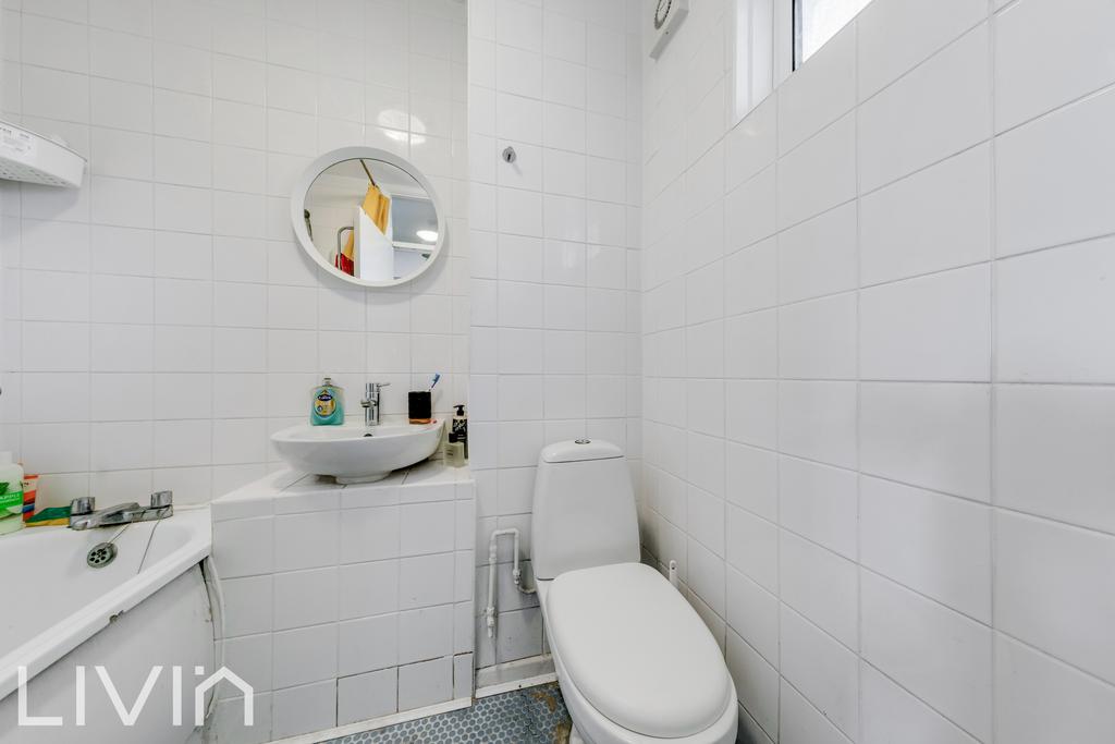 Coulthurst court, 8 4