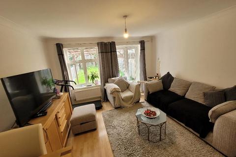 2 bedroom terraced house to rent, 2 DOUBLE BEDROOM HOUSE WITH GARDEN - Magnolia Gardens, Edgware HA8