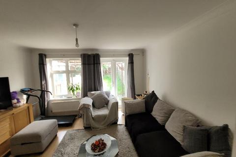 2 bedroom terraced house to rent, 2 DOUBLE BEDROOM HOUSE WITH GARDEN - Magnolia Gardens, Edgware HA8