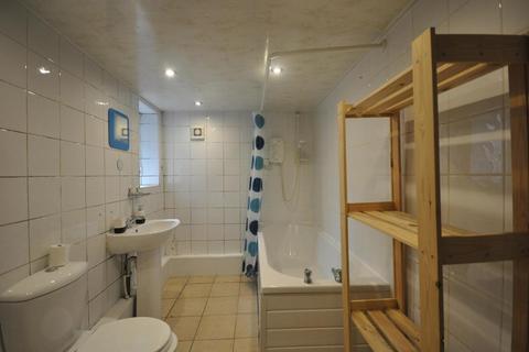 1 bedroom flat to rent, Brudenell Road, Hyde Park, Leeds LS6 1JD