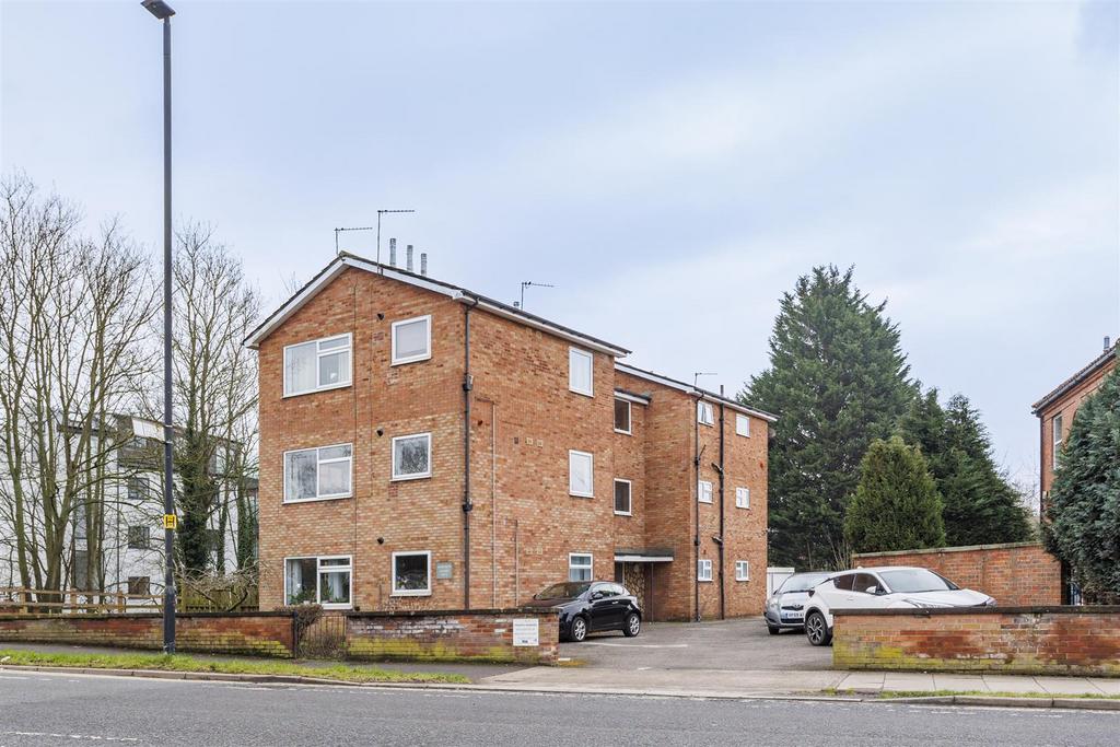 4 Heworth Court 1.jpg