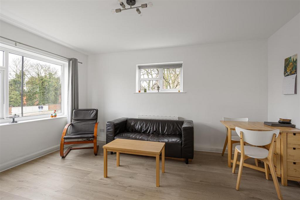 4 Heworth Court 13.jpg