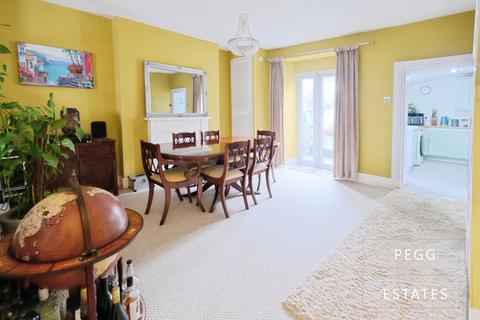 2 bedroom terraced house for sale, Cavern Road, Torquay