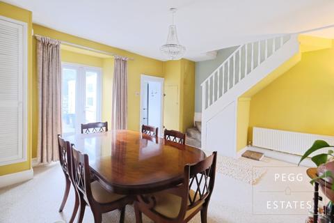 2 bedroom terraced house for sale, Cavern Road, Torquay