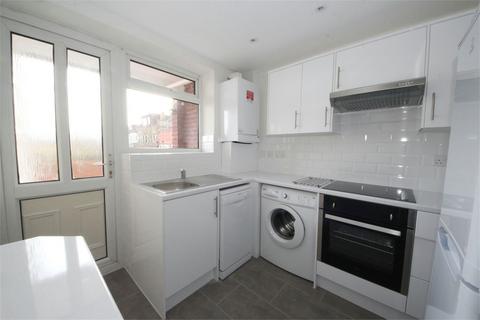 2 bedroom flat to rent, Friern Park, North Finchley, London, N12