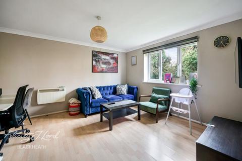 2 bedroom apartment for sale, Bernard Ashley Drive, Charlton