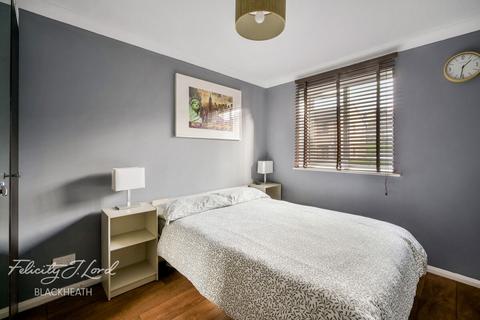 2 bedroom apartment for sale, Bernard Ashley Drive, Charlton