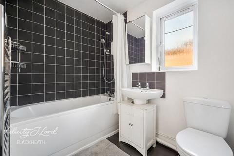 2 bedroom apartment for sale, Bernard Ashley Drive, Charlton