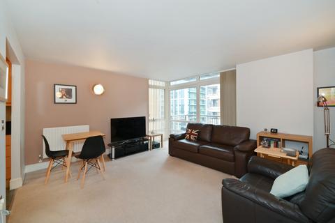 1 bedroom flat for sale, Gainsborough House, London E14