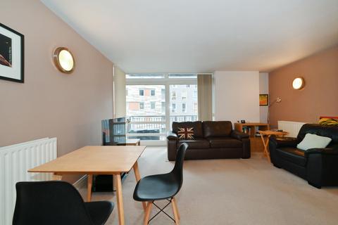 1 bedroom flat for sale, Gainsborough House, London E14