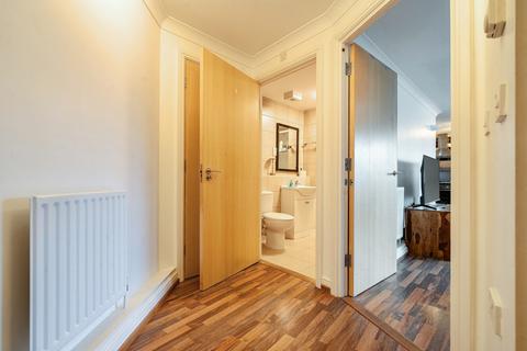 1 bedroom flat for sale, Eugenia Road, Surrey Quays, London, SE16