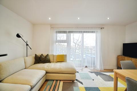 undefined, Queen Mary Avenue, London, E18