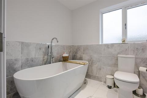 4 bedroom detached house for sale, Elswick Hopper Close, Brigg