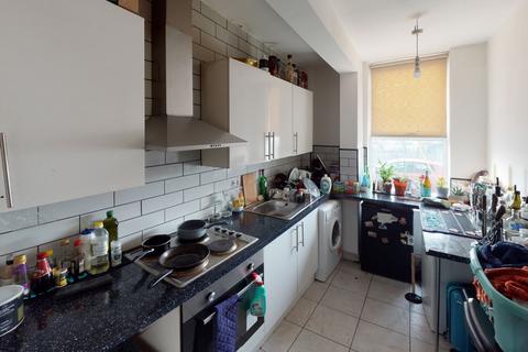 1 bedroom flat to rent, Kings Road, Hyde Park, Leeds LS6 1NT