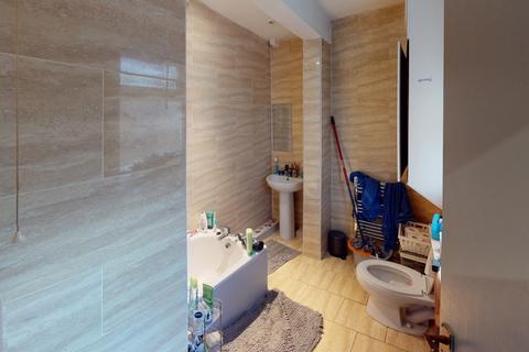 1 bedroom flat to rent, Kings Road, Hyde Park, Leeds LS6 1NT