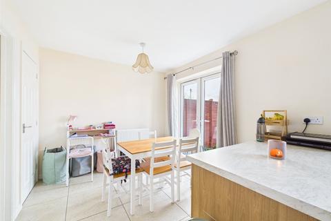 3 bedroom semi-detached house for sale, Swannington Drive Kingsway, Quedgeley, Gloucester, Gloucestershire, GL2