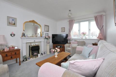 2 bedroom flat for sale, 6 Howards Court, Whitby