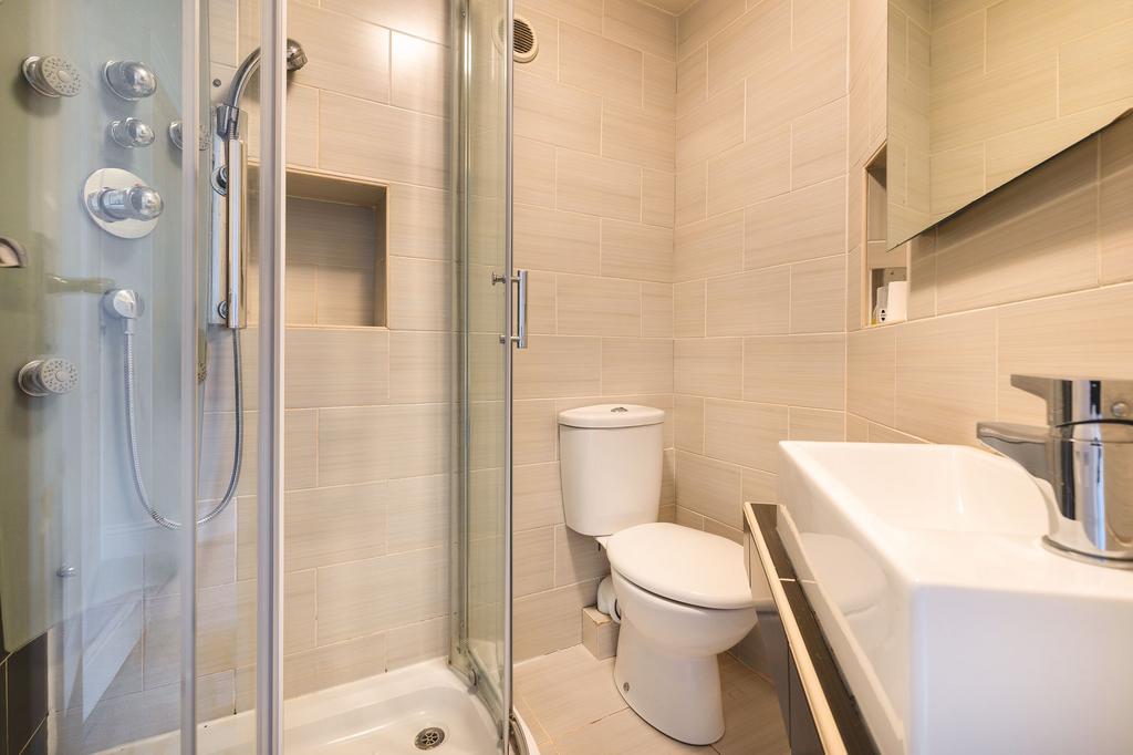 Bedroom 1 En Suite