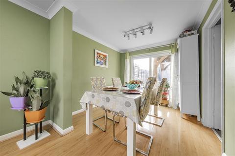 undefined, Dedworth Drive, Windsor