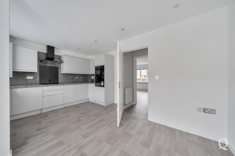 3 bedroom terraced house to rent, Primrose Avenue, Sittingbourne, Kent, ME10