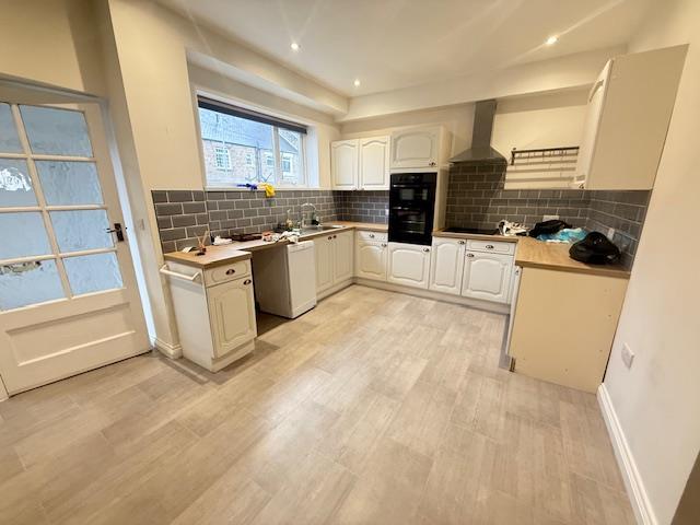 Dining kitchen