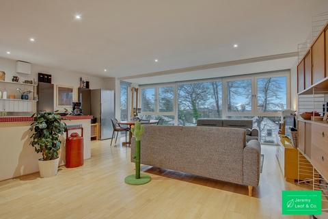 undefined, Fortis Green, London