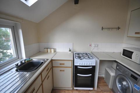 1 bedroom flat to rent, Providence Avenue, Woodhouse, Leeds, LS6 2HN