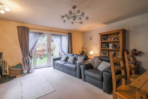 undefined, Weavers Court, Holmfirth HD9