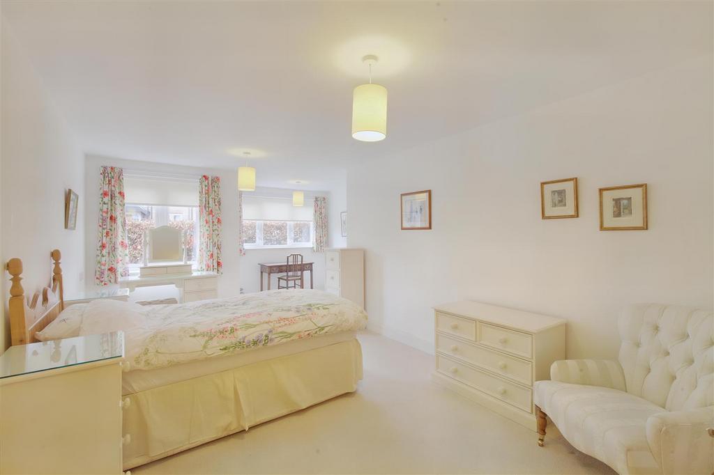 Master Bedroom.JPG