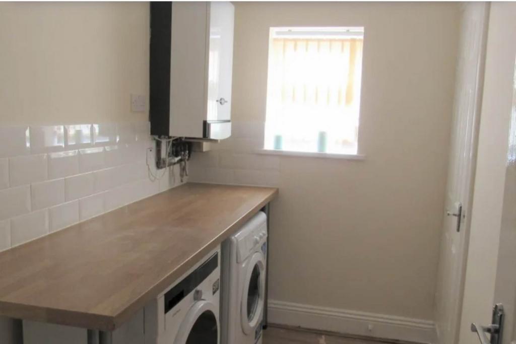 House in Newcastle Upon Tyne - View 4
