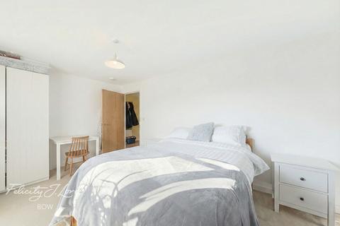 1 bedroom apartment for sale, Tredegar Road, London