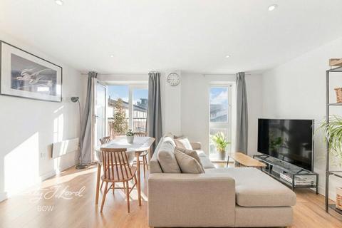 1 bedroom apartment for sale, Tredegar Road, London